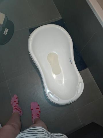 Babybadje  beschikbaar voor biedingen
