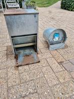 Trapvoederbak voor kippen, drinkemmer 12 liter, 20 €samen ., Dieren en Toebehoren, Ophalen, Zo goed als nieuw