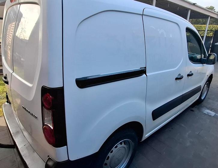 Peugeot partner 1.6Hdi Lichte vracht, Auto's, Volkswagen, Bedrijf, Euro 5, Onderhoudsboekje, Ophalen of Verzenden