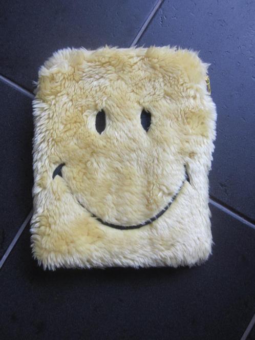 Ipad hoes Smiley in zachte stof met rits, Computers en Software, Tablet-hoezen, Gebruikt, Bescherming voor- en achterkant, Ophalen of Verzenden