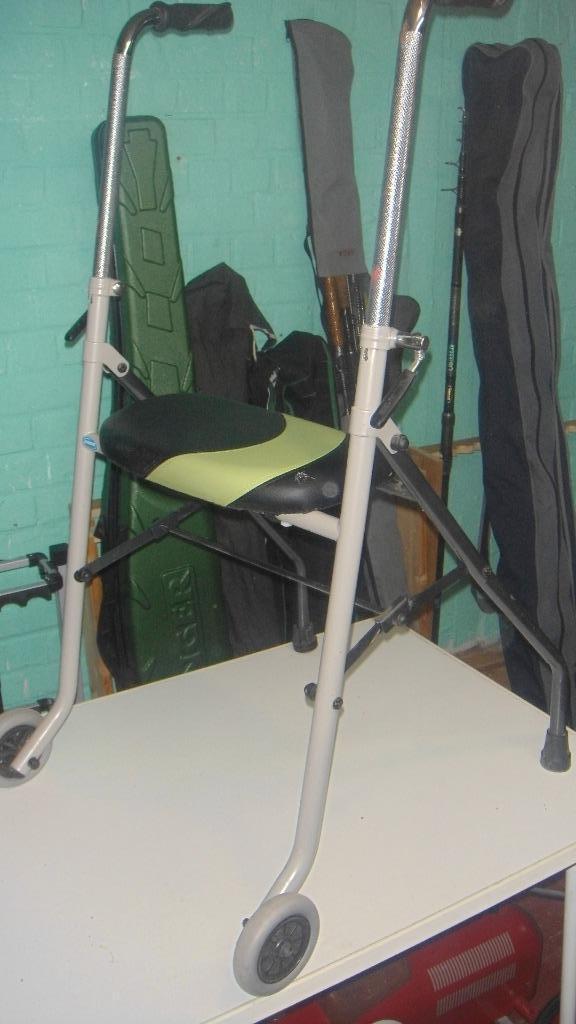 INVACARE ROLLATOR MET 2 WIELEN, Diversen, Rollators, Gebruikt, Opvouwbaar, Ophalen