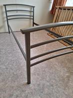 Metalen 1 persoonsbed +lattenbodem ( recent)/ DRINGEND, Huis en Inrichting, Slaapkamer | Bedden, Ophalen, 90 cm, Eenpersoons, Zo goed als nieuw