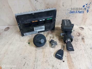 Chrysler 300C 2.7 V6 Sleutelset + ECU P04896408AH 2004-2012 beschikbaar voor biedingen