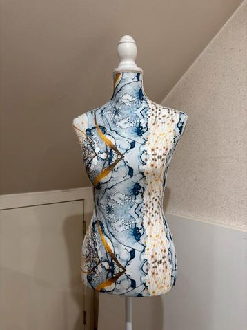 Decoratie paspop beschikbaar voor biedingen