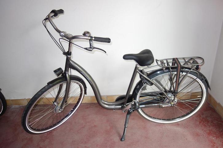 Damesfiets met zeer lage opstap - splinternieuw!., Fietsen en Brommers, Fietsen | Dames | Damesfietsen, Nieuw, Overige merken