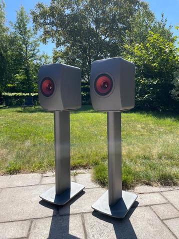 Kef LS50 meta + S2 stands beschikbaar voor biedingen