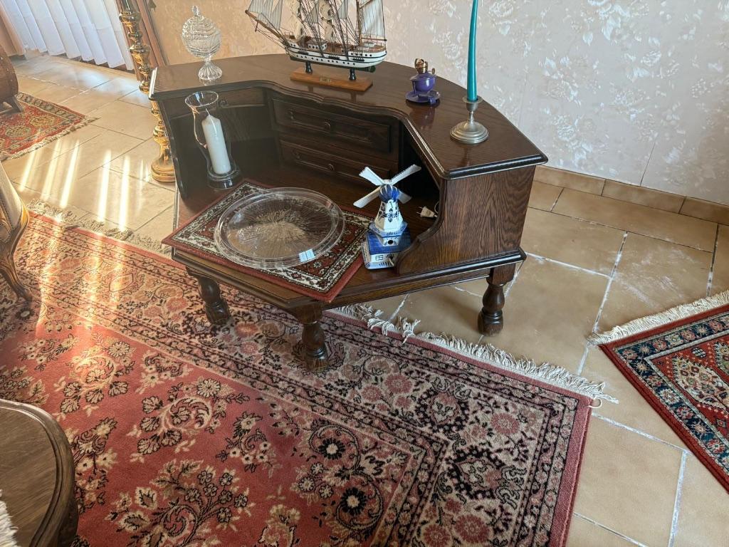 Meuble d’angle en bois style classique avec tiroirs, Antiquités & Art, Enlèvement