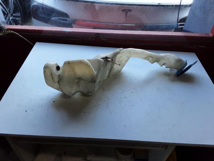 RUITENSPROEIERRESERVOIR VOOR New Beetle (9C1 / 9G1), Auto-onderdelen, Ruiten en Toebehoren, Volkswagen, Gebruikt