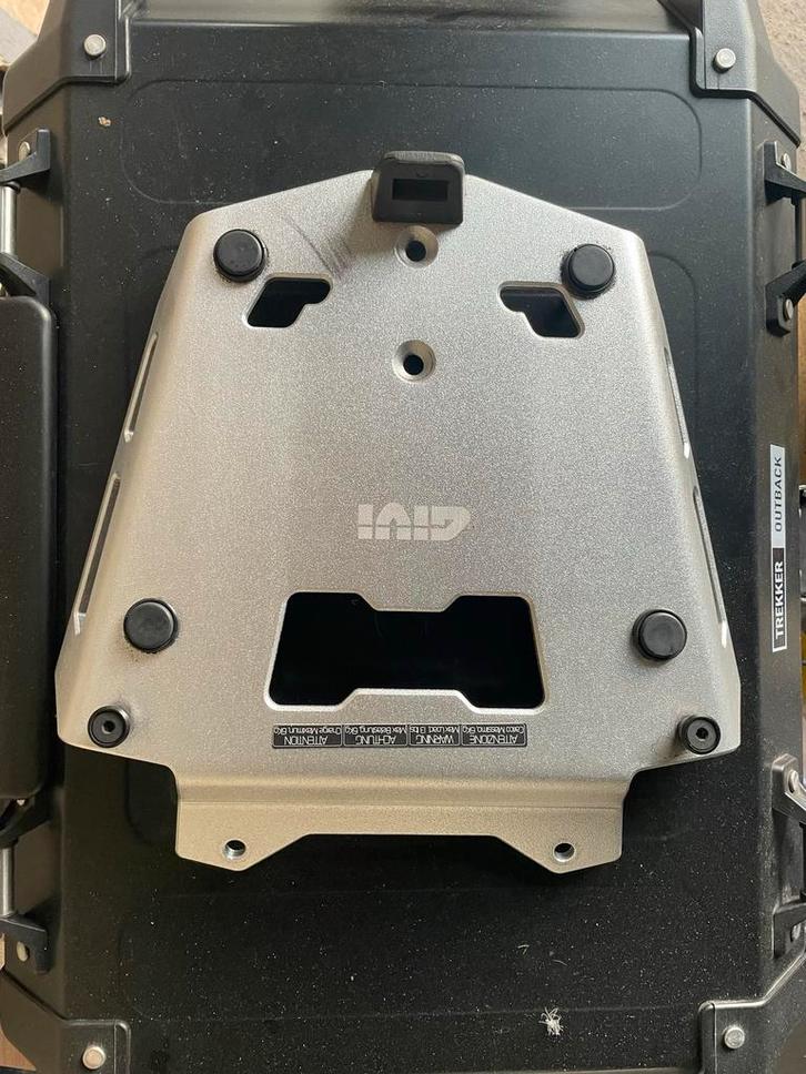 Support top case Givi 1200/1250 GsA, Motoren, Accessoires | Koffers en Tassen, Zo goed als nieuw, Ophalen