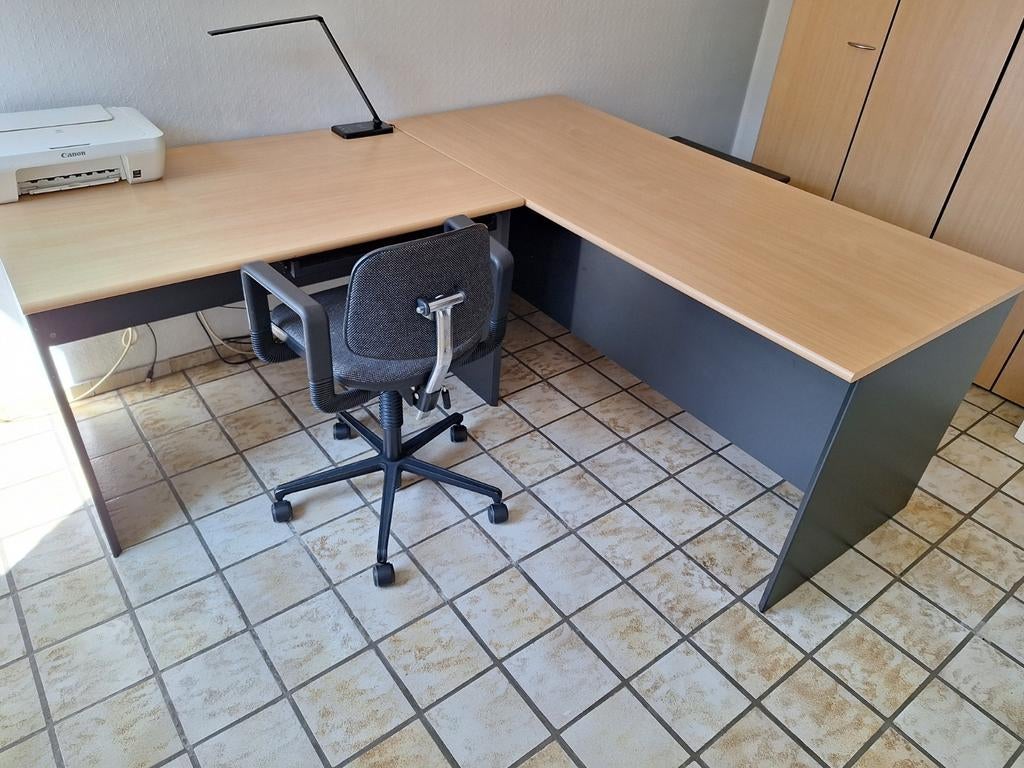 Bureau met kasten en ladeblok, Ophalen