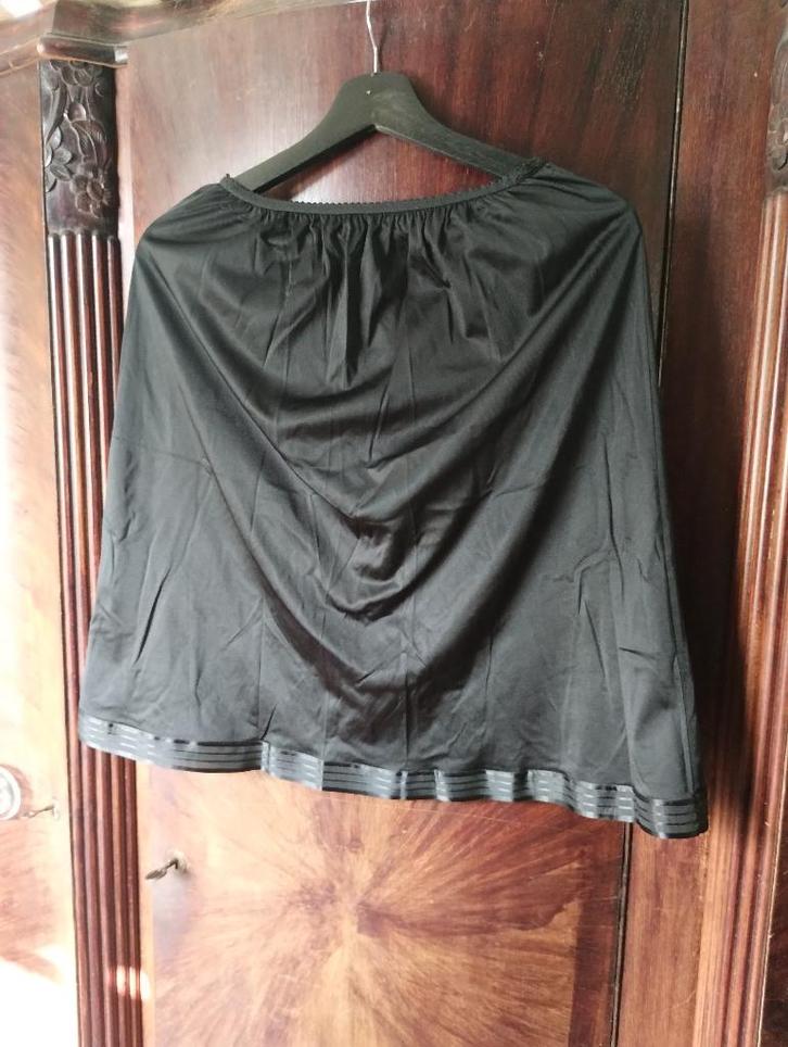 Jupe noire, Vêtements | Femmes, Jupes, Comme neuf, Noir, Longueur genou, Enlèvement ou Envoi