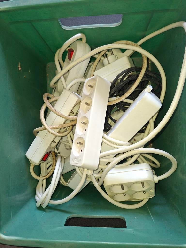 Lot de 10 rallonges électriques, Bricolage & Construction, Électricité & Câbles, Enlèvement
