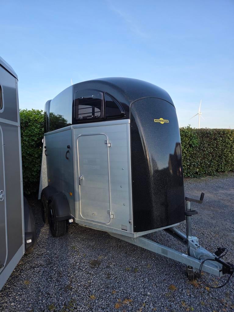 Humbaur Xanthos AERO 2400 - 2021 - Garantie, Animaux & Accessoires, Chevaux