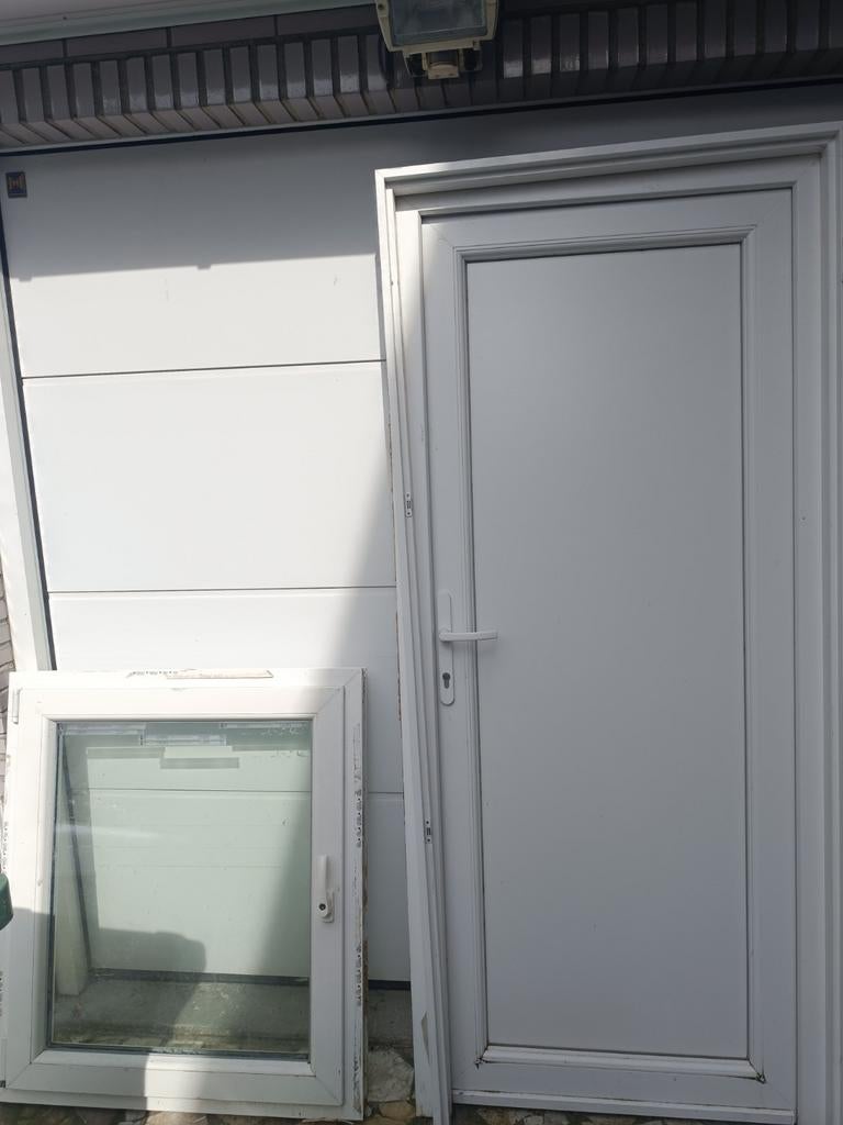 Porte extérieure + fenêtre à vendre, Bricolage & Construction, Châssis & Portes coulissantes, Comme neuf, Enlèvement, Vitre comprise