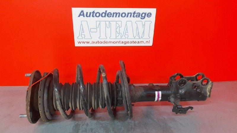 AMORTISSEUR OU ABSORBEUR DE CHOC AVANT DROIT Auris (E18), Utilisé, Toyota