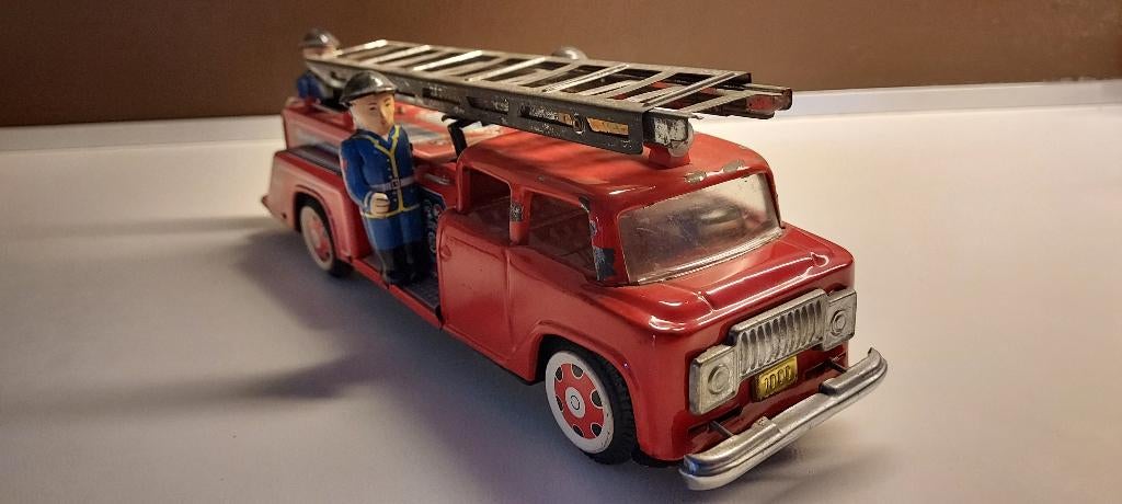 uitverkoop oude speelgoed brandweerwagen, nu 19 euro, Envoi