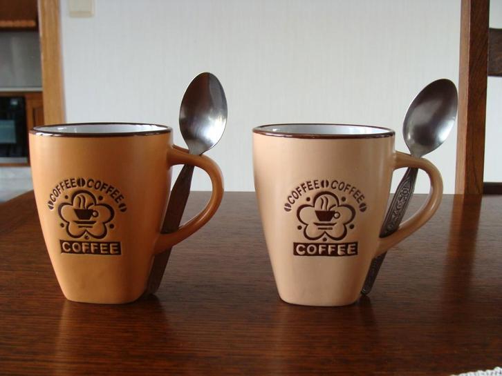 Lot 2 tasses avec 2 cuillères, neuf, Maison & Meubles, Cuisine | Vaisselle, Neuf, Tasse(s) et/ou soucoupe(s), Enlèvement