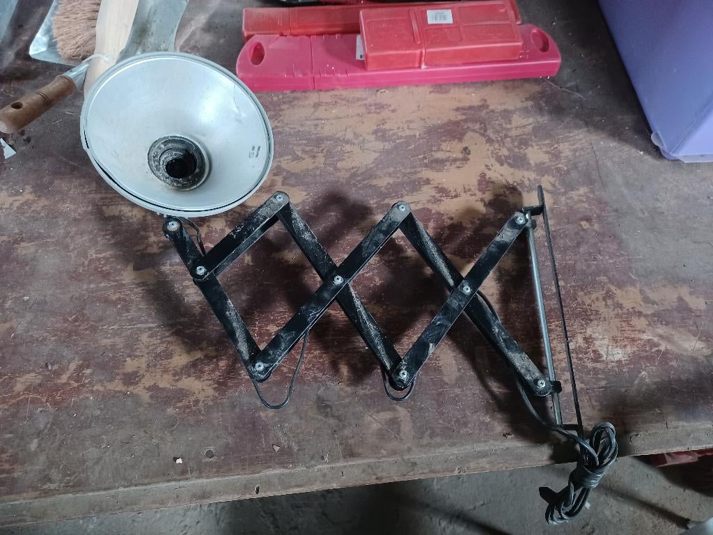 2026054 : lampe à ciseaux, Enlèvement ou Envoi