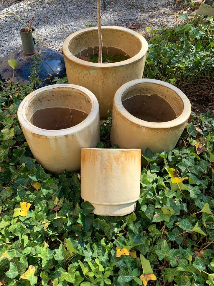 Set van lichtgele bloempotten. Geglazuurd, Tuin en Terras, Bloempotten, Gebruikt, Aardewerk, Binnen, Balkon, Tuin, Minder dan 40 cm