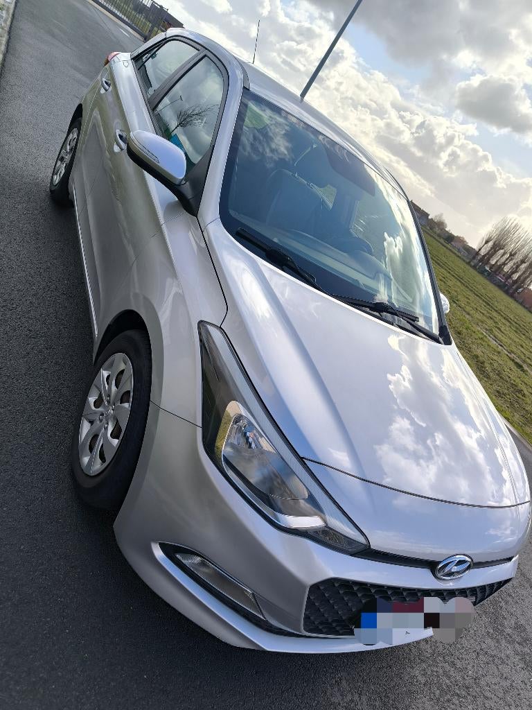 Hyundai i20 1.2 essence, Autos, Argent ou Gris, Achat, Euro 6, Boîte manuelle