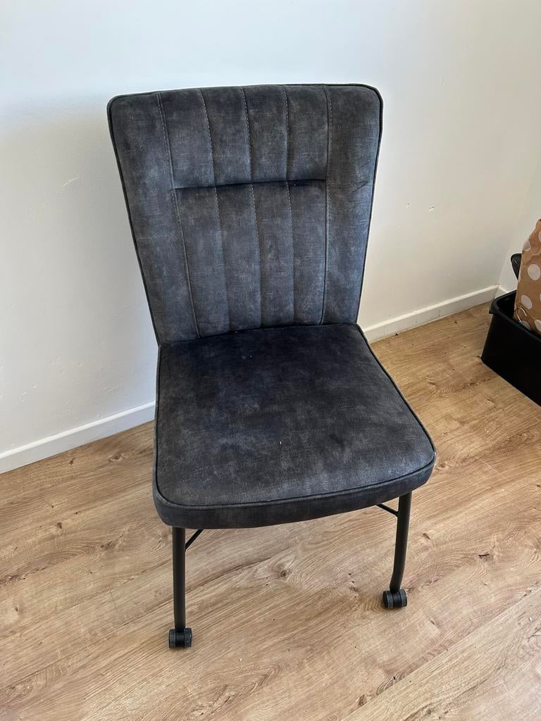 Leuke stoel Henders & Hazel ( goede staat ), Huis en Inrichting, Stoelen, Zo goed als nieuw, Eén, Kunststof, Grijs, Ophalen