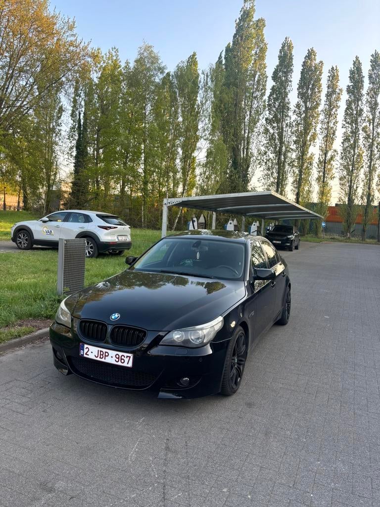 BMW E60 525d, Auto's, BMW, Achterwielaandrijving, Zwart, Zwart, 5 deurs