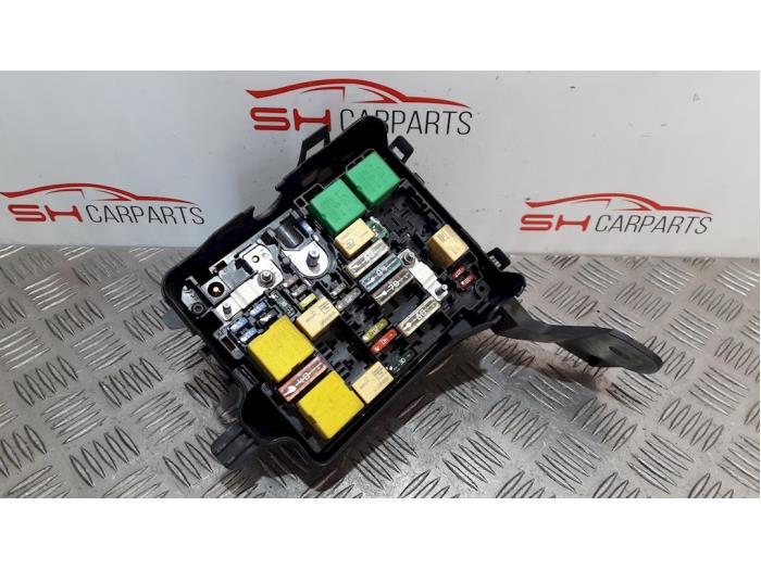 Boîte à fusibles d'un Peugeot 208, Autos : Pièces & Accessoires, Électronique & Câbles, Peugeot, Utilisé, Enlèvement ou Envoi