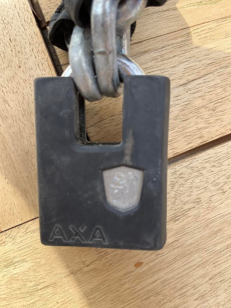 Motor slot van het merk AXA, Motoren, Ophalen, Zo goed als nieuw