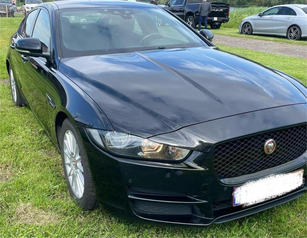 Mooie Jaguar XE, Auto's, Automaat, Zwart, Leder, Particulier
