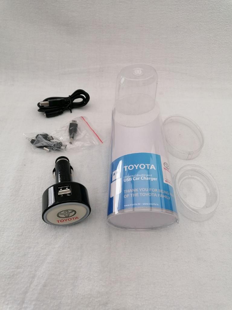 Toyota 12V universele autolader met dubbele USB poort, Télécoms, Chargeurs de voiture, Enlèvement ou Envoi, Neuf