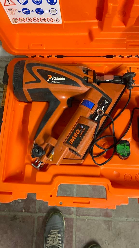 Paslode im90, Ophalen of Verzenden, Zo goed als nieuw