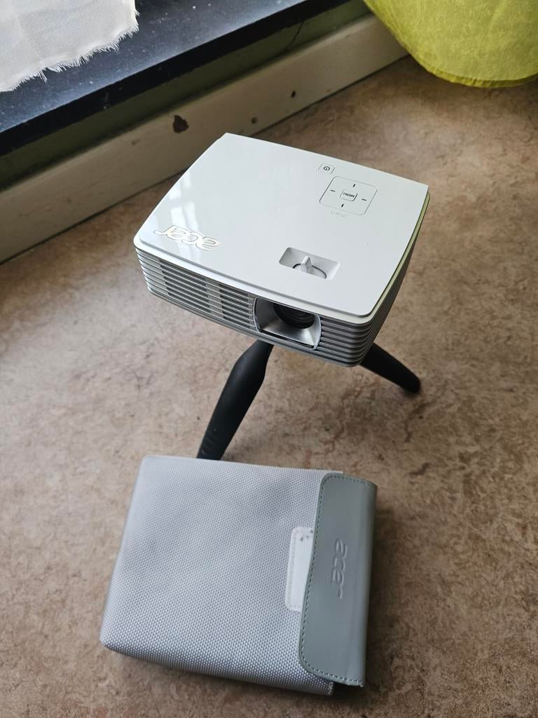 Mini projecteur ACER k135, Computers en Software, Geheugenkaartlezers, Ophalen of Verzenden