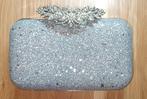 Pochette de luxe à paillettes argentée — sac à main gala, Bijoux, Sacs & Beauté, Enlèvement ou Envoi, Neuf, Gris, Sac à main