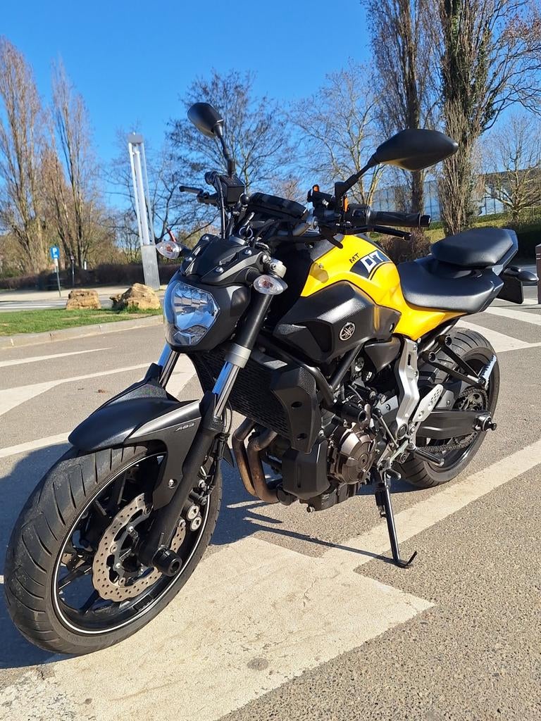Yamaha MT 07 ABS, Motos