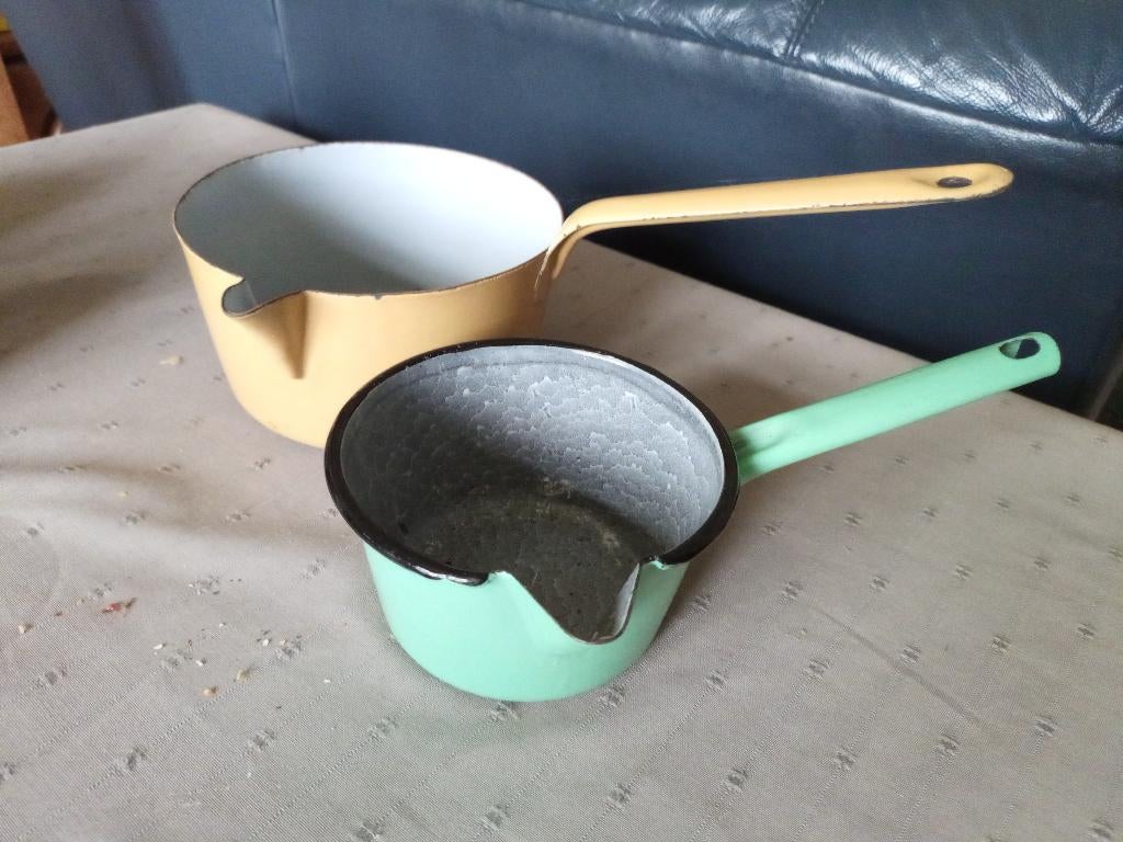 Pot à verser en émail ancien vintage, Enlèvement ou Envoi