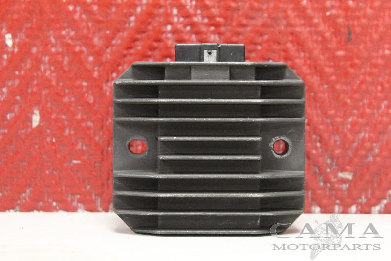 SPANNINGSREGELAAR YZF R1 2000-2001 (YZF-R1 5JJ) (SH650A-12), Motoren, Dhr. S. di Majo, Gebruikt, Info@cama-motorparts.nl, P.J. Troelstraweg 8 8
3144 CX  MAASSLUIS, NL