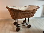 Rotan wiegje vintage, Kinderen en Baby's, Babywiegjes en Ledikanten, Ophalen, Zo goed als nieuw