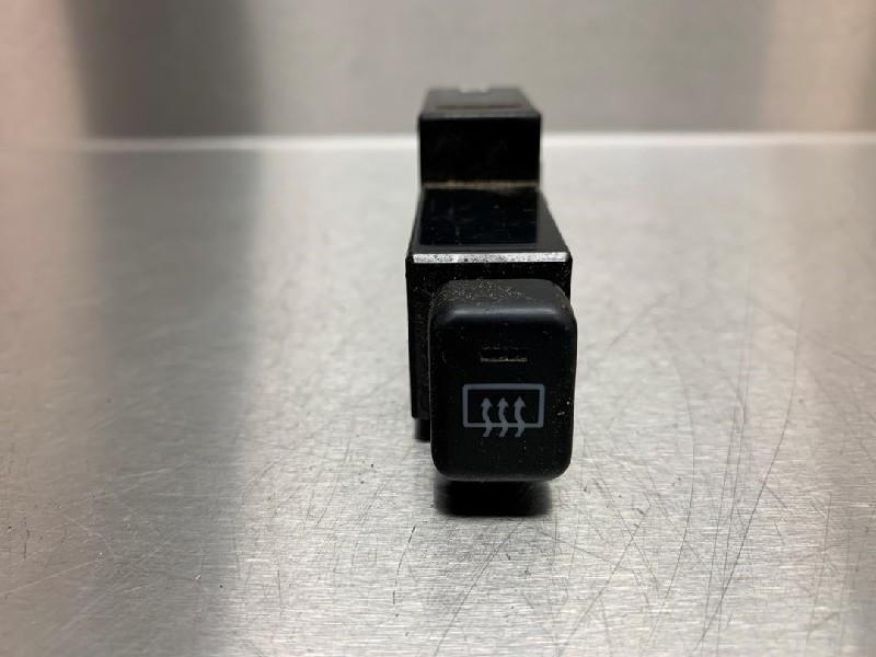 INTERRUPTEUR DEGIVRAGE LUNETTE ARRIÈRE Toyota HiAce II, Utilisé, Toyota