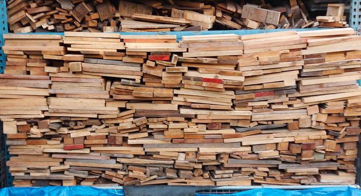 GRATIS brandhout, Tuin en Terras, Brandhout, Overige houtsoorten, 3 tot 6 m³, Ophalen