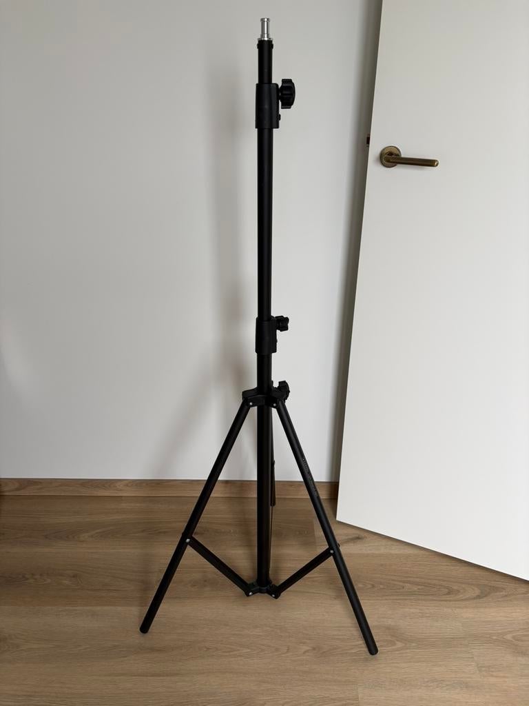 Pied d’éclairage LS-260T + parapluie diffuseur en état neuf, TV, Hi-fi & Vidéo, Photo | Trépieds & Rotules, Neuf, 175 cm ou plus
