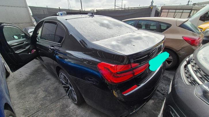 BMW 740i, Autos, BMW, Particulier, Série 7, Airbags, Essence, Euro 6, Berline, 5 portes, Automatique, Noir, Noir, Cuir