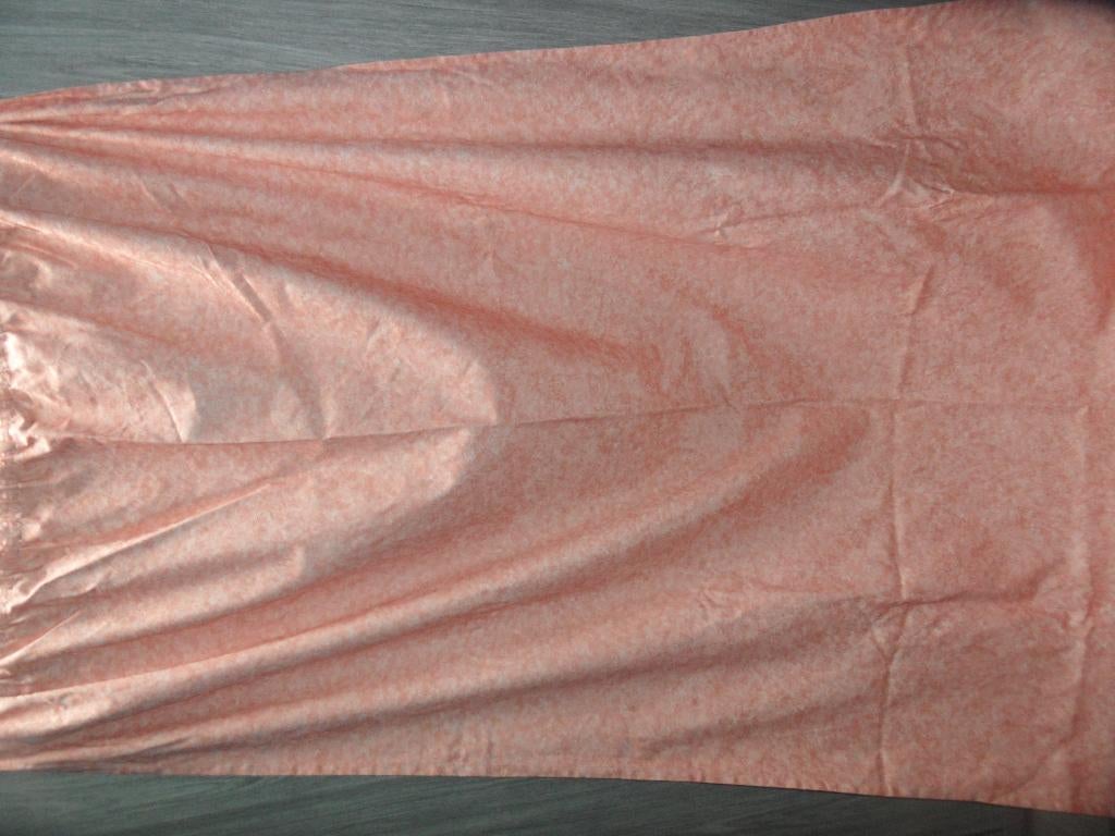 tenture  rose 1m40 sur 2.50, Vêtements | Femmes, Vêtements Femmes Autre, Enlèvement, Comme neuf