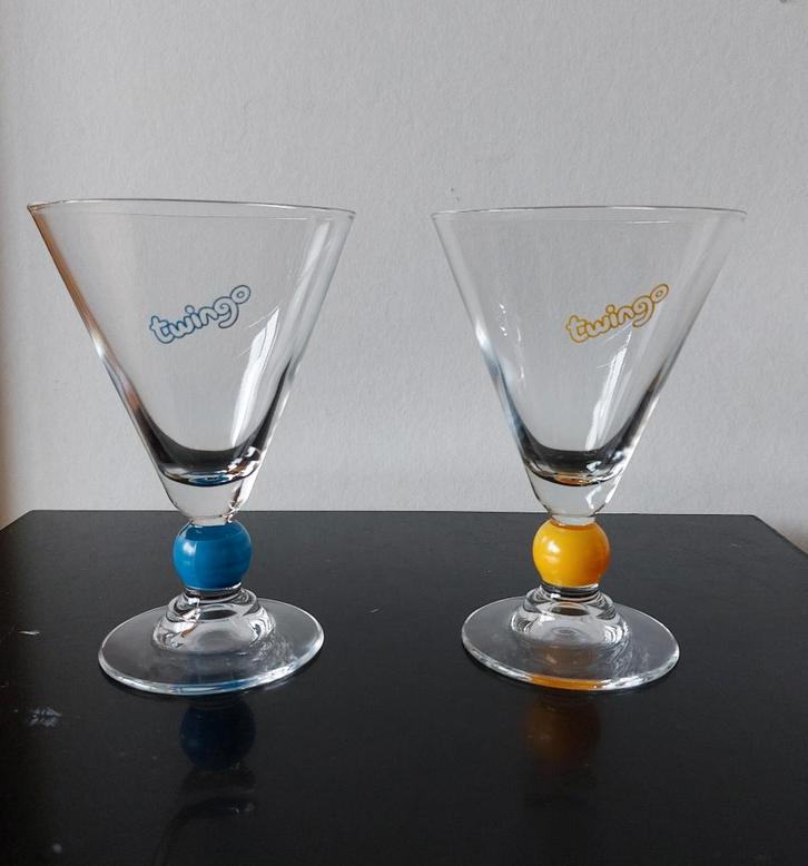 2 lunettes Renault Twingo, Collections, Verres & Petits Verres, Comme neuf, Autres types, Enlèvement ou Envoi