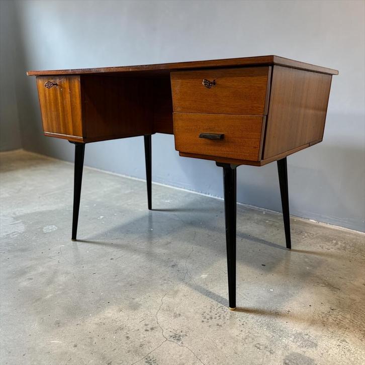 Vintage houten bureau met etagere, Antiek en Kunst, Antiek | Meubels | Tafels, Ophalen