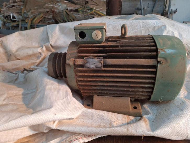 Driefasige elektromotor en elektroreductoren, Doe-het-zelf en Bouw, Motoren, Gebruikt, Elektromotor, Ophalen