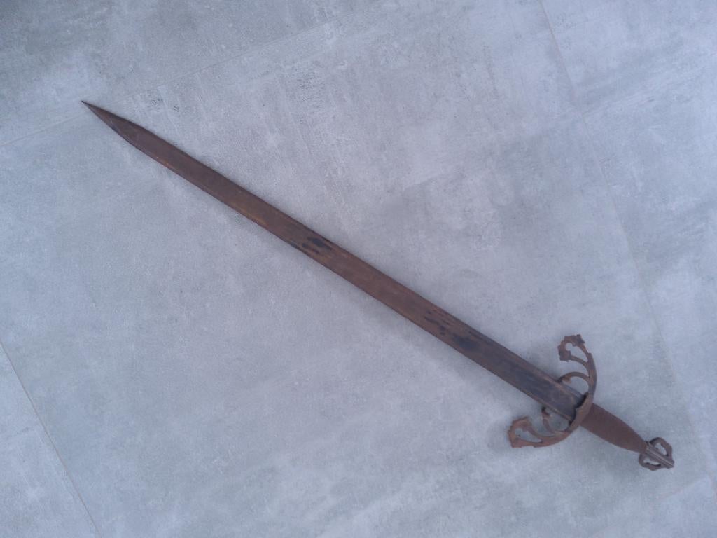 Épée du cid, Antiquités & Art, Enlèvement