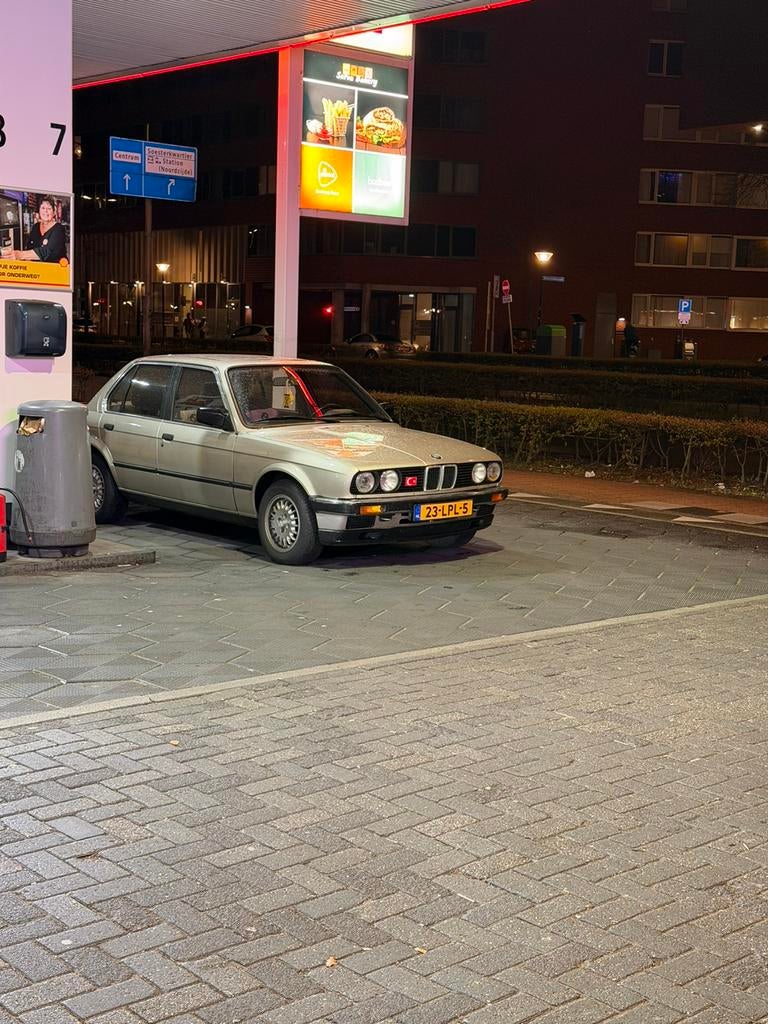 E30, Particulier
