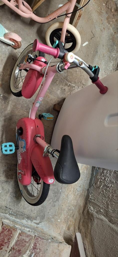 Roze kinderfiets, Ophalen