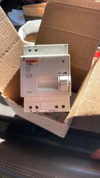 Merlin gerin multi 9, Ophalen, Zo goed als nieuw