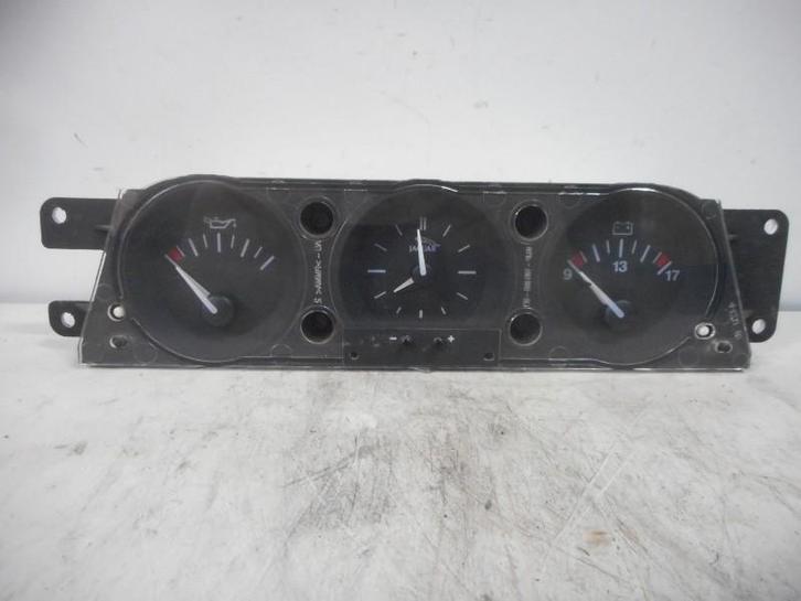 HORLOGE Jaguar XK 8 Convertible (kjb4310-ab), Autos : Pièces & Accessoires, Autres pièces automobiles, Jaguar, Utilisé